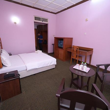 Kesedar Hotel Travel & Tours Sdn Bhd Gua Musang Zewnętrze zdjęcie