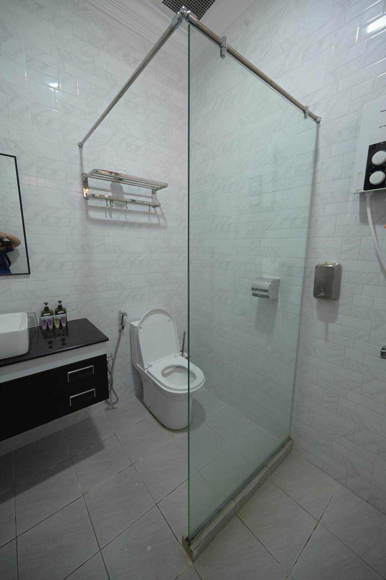 Kesedar Hotel Travel & Tours Sdn Bhd Gua Musang Zewnętrze zdjęcie