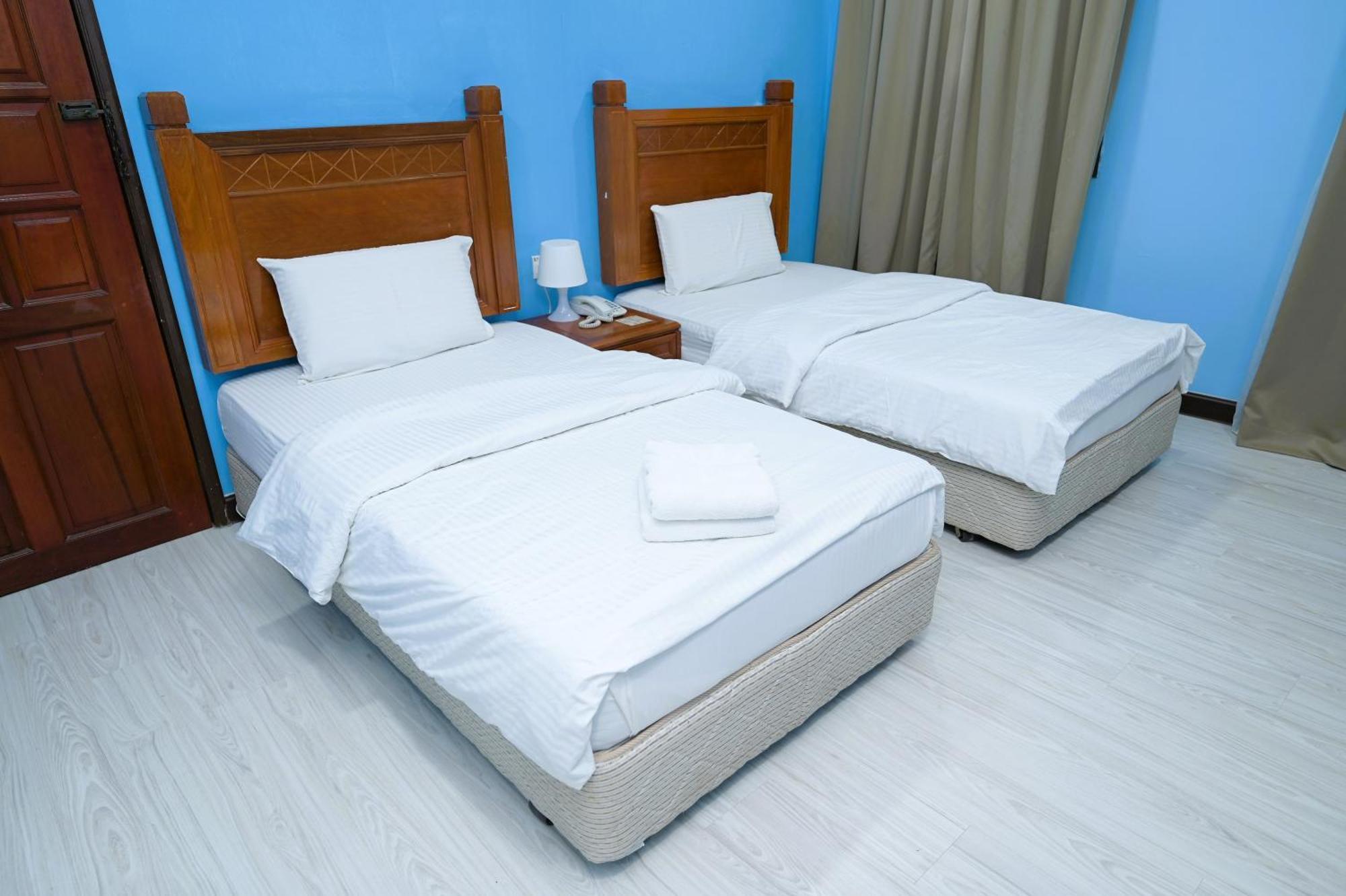Kesedar Hotel Travel & Tours Sdn Bhd Gua Musang Zewnętrze zdjęcie