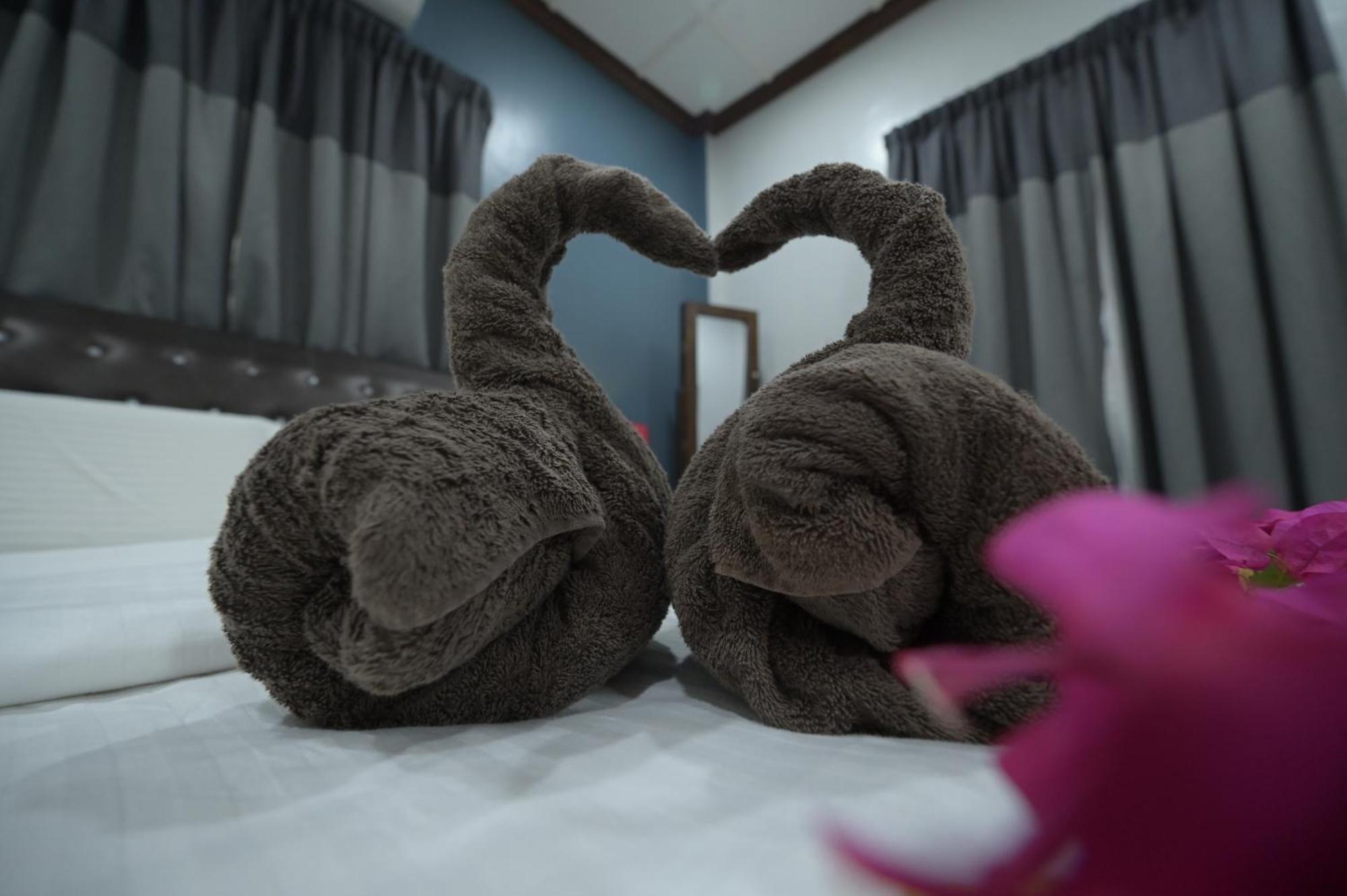 Kesedar Hotel Travel & Tours Sdn Bhd Gua Musang Zewnętrze zdjęcie