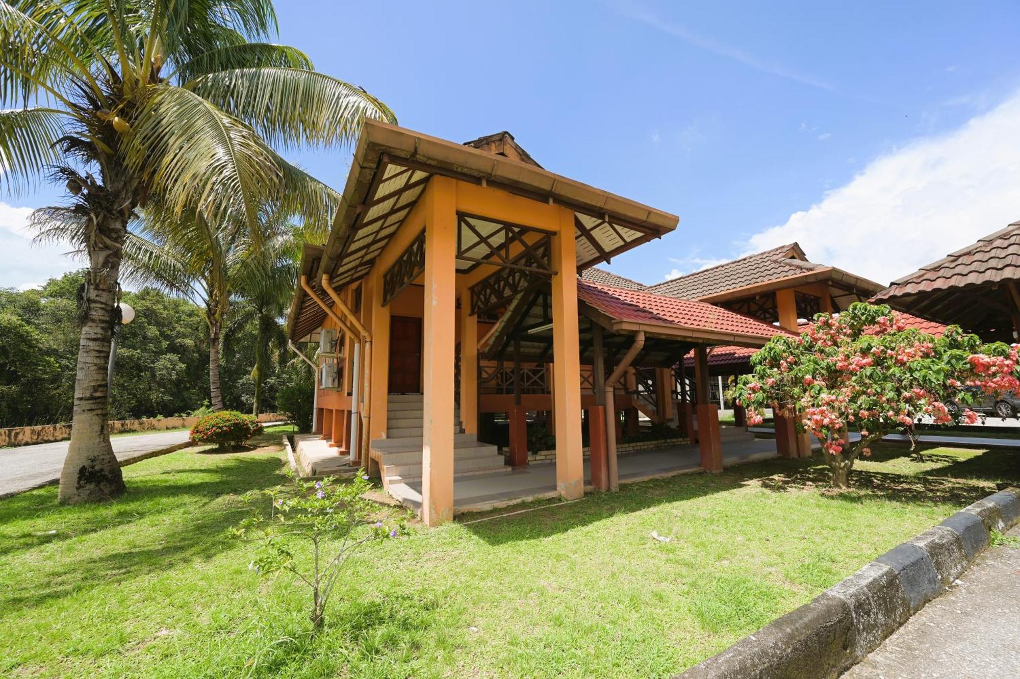 Kesedar Hotel Travel & Tours Sdn Bhd Gua Musang Zewnętrze zdjęcie