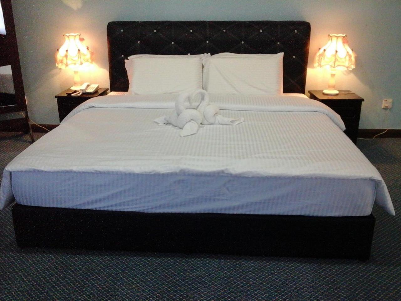 Kesedar Hotel Travel & Tours Sdn Bhd Gua Musang Zewnętrze zdjęcie