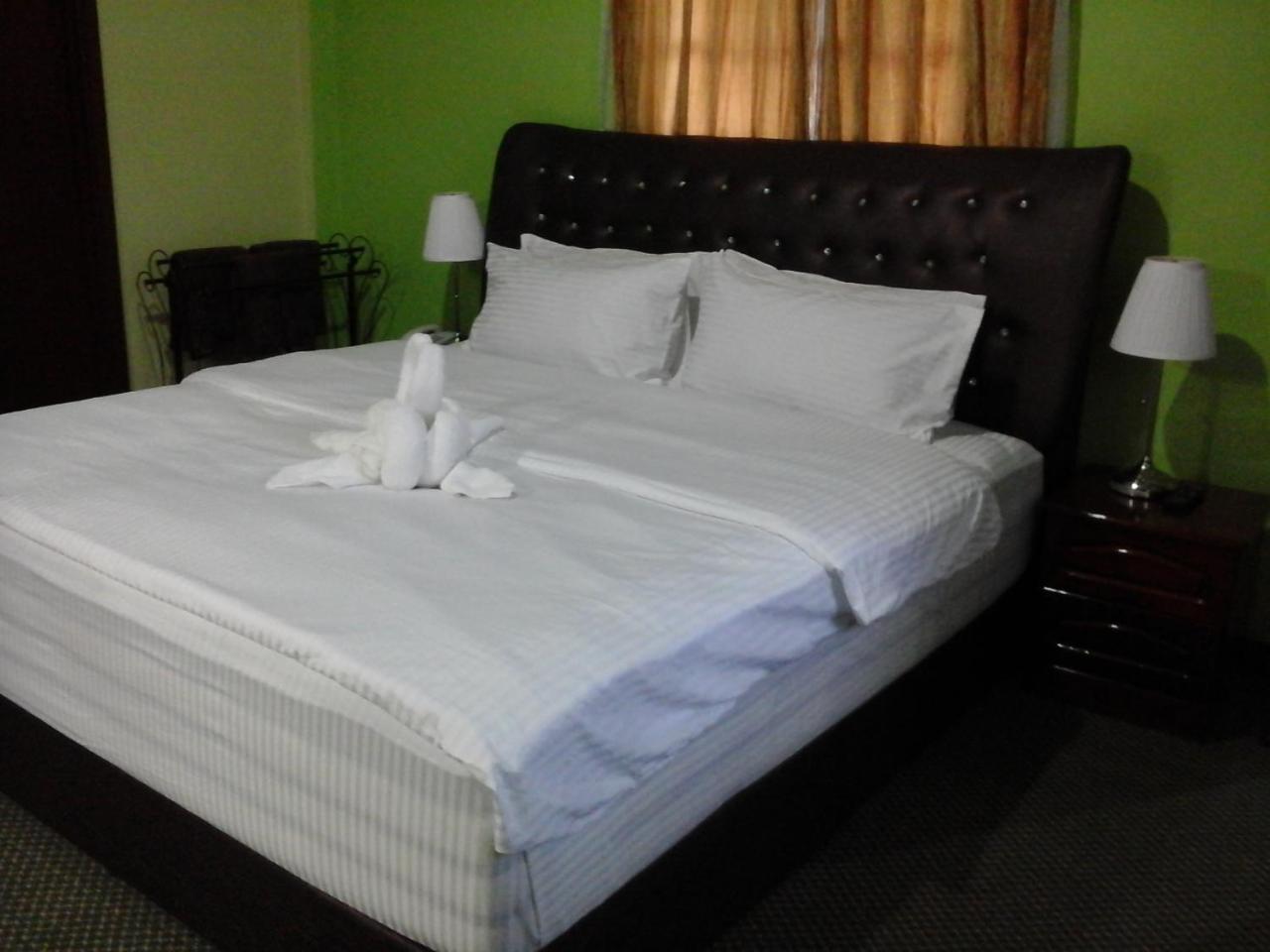 Kesedar Hotel Travel & Tours Sdn Bhd Gua Musang Zewnętrze zdjęcie
